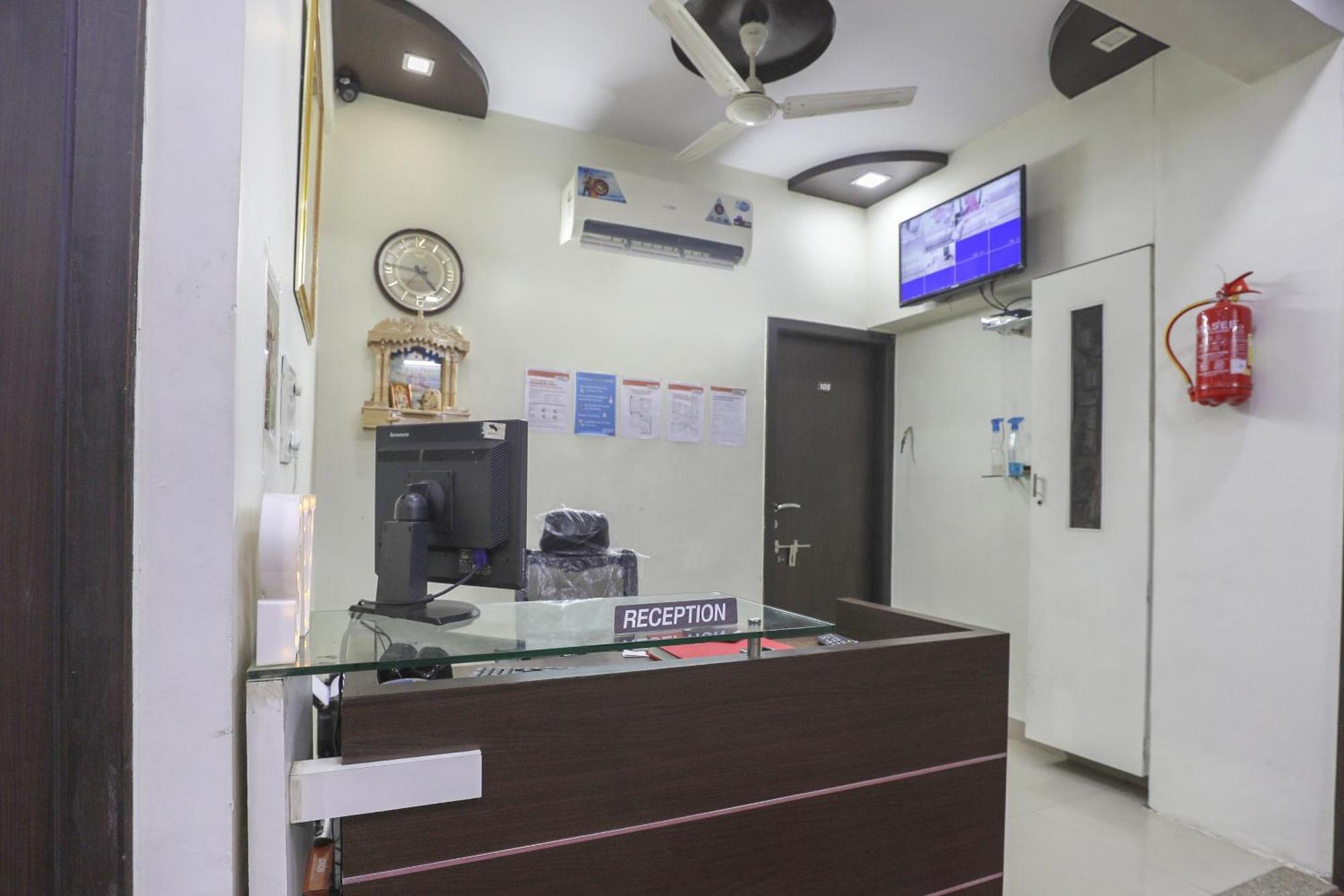 Collection O Shyam Vatika Banquet And Rooms สุรัต ภายนอก รูปภาพ