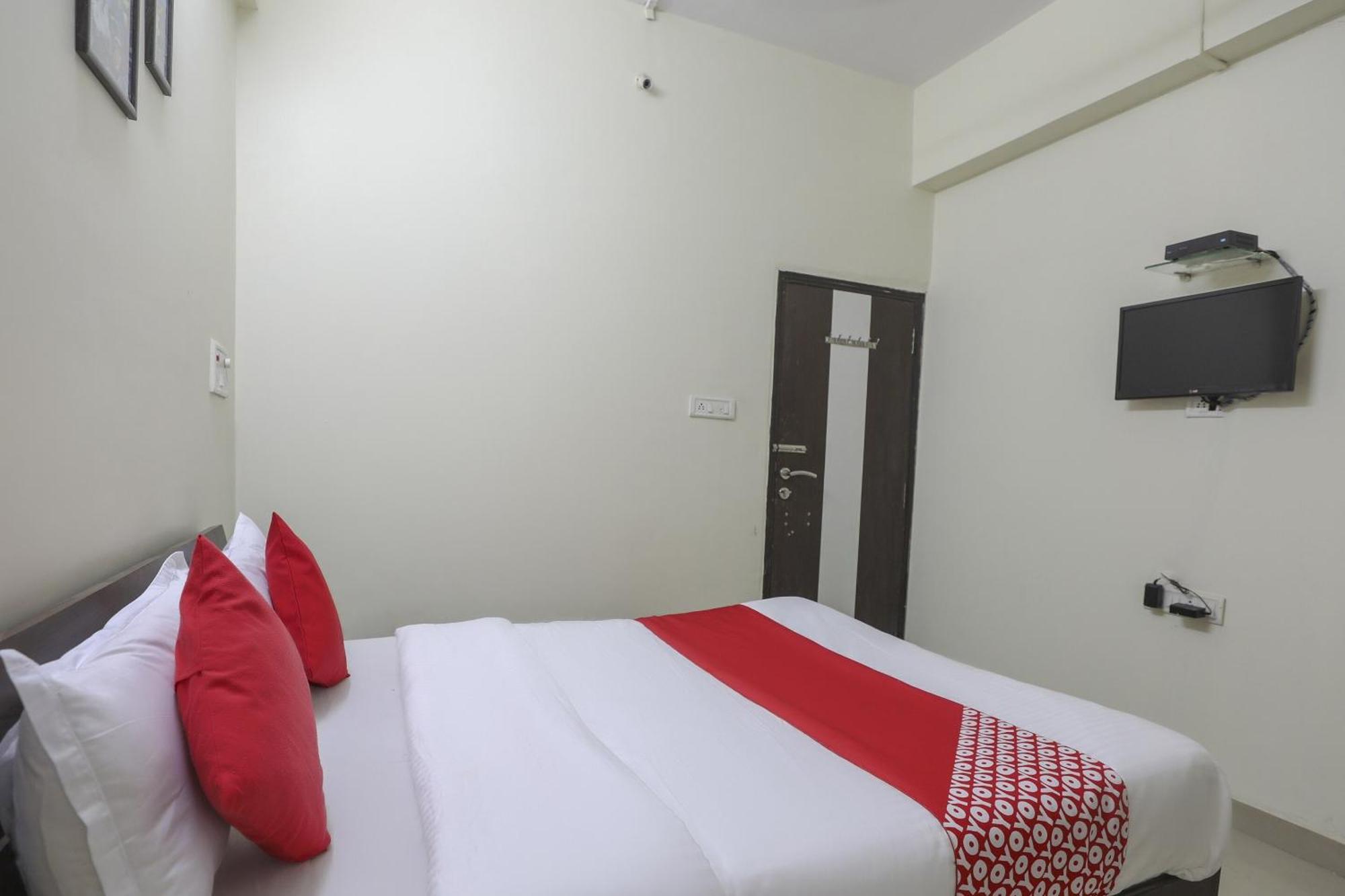 Collection O Shyam Vatika Banquet And Rooms สุรัต ภายนอก รูปภาพ