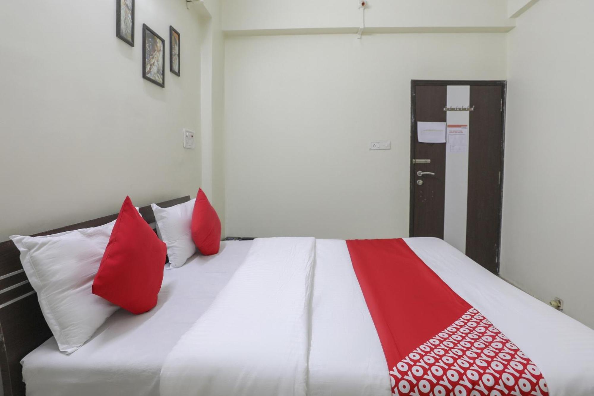 Collection O Shyam Vatika Banquet And Rooms สุรัต ภายนอก รูปภาพ