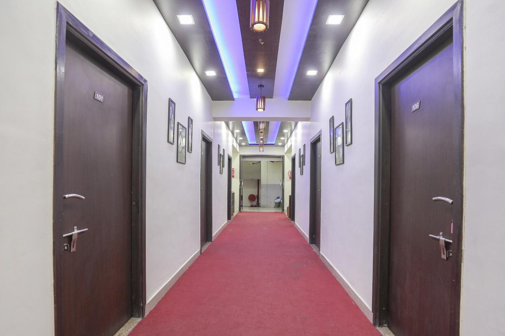 Collection O Shyam Vatika Banquet And Rooms สุรัต ภายนอก รูปภาพ