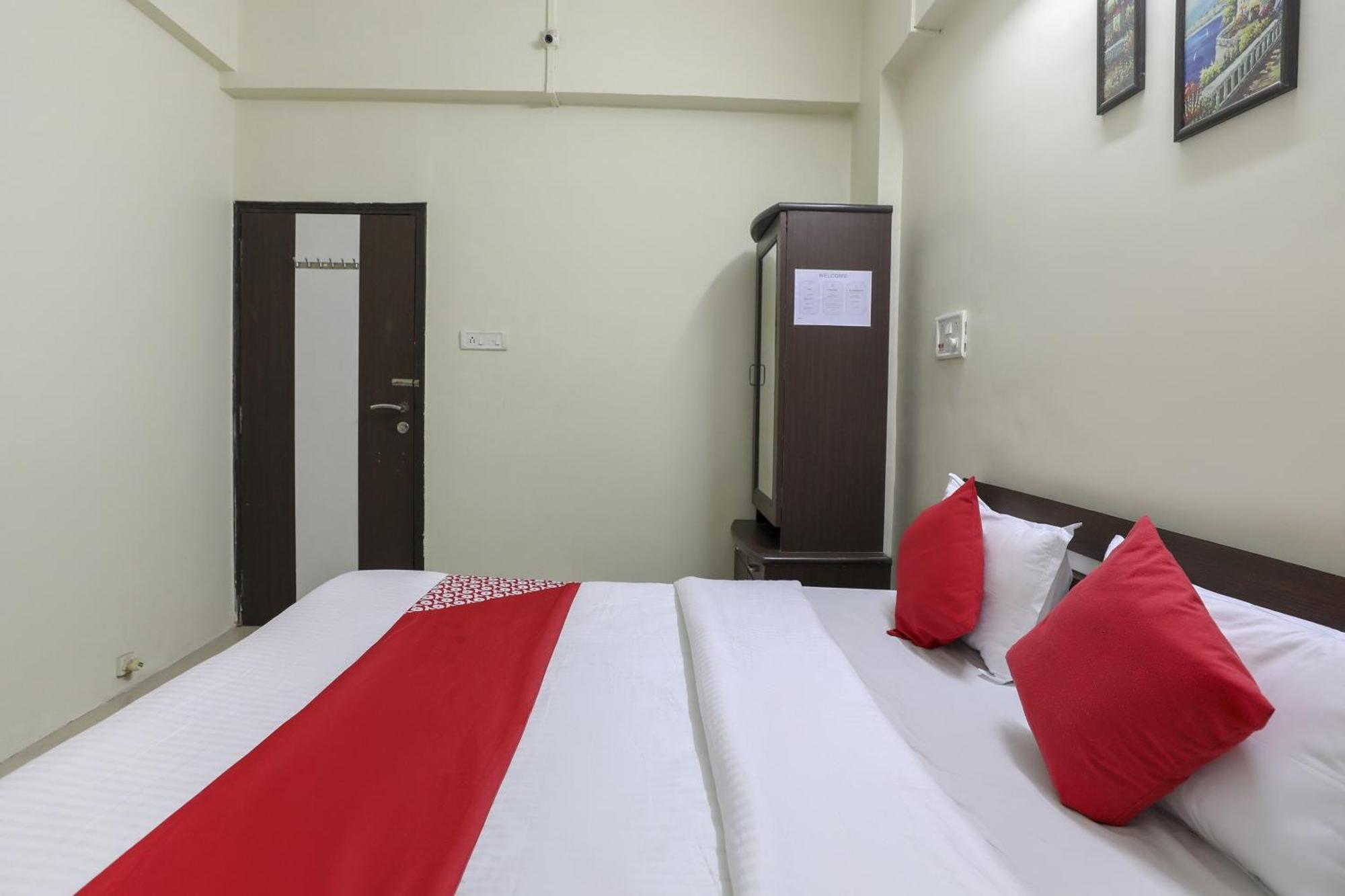 Collection O Shyam Vatika Banquet And Rooms สุรัต ภายนอก รูปภาพ